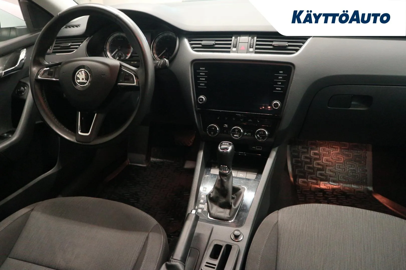 SKODA Octavia GOA-568 carousel image