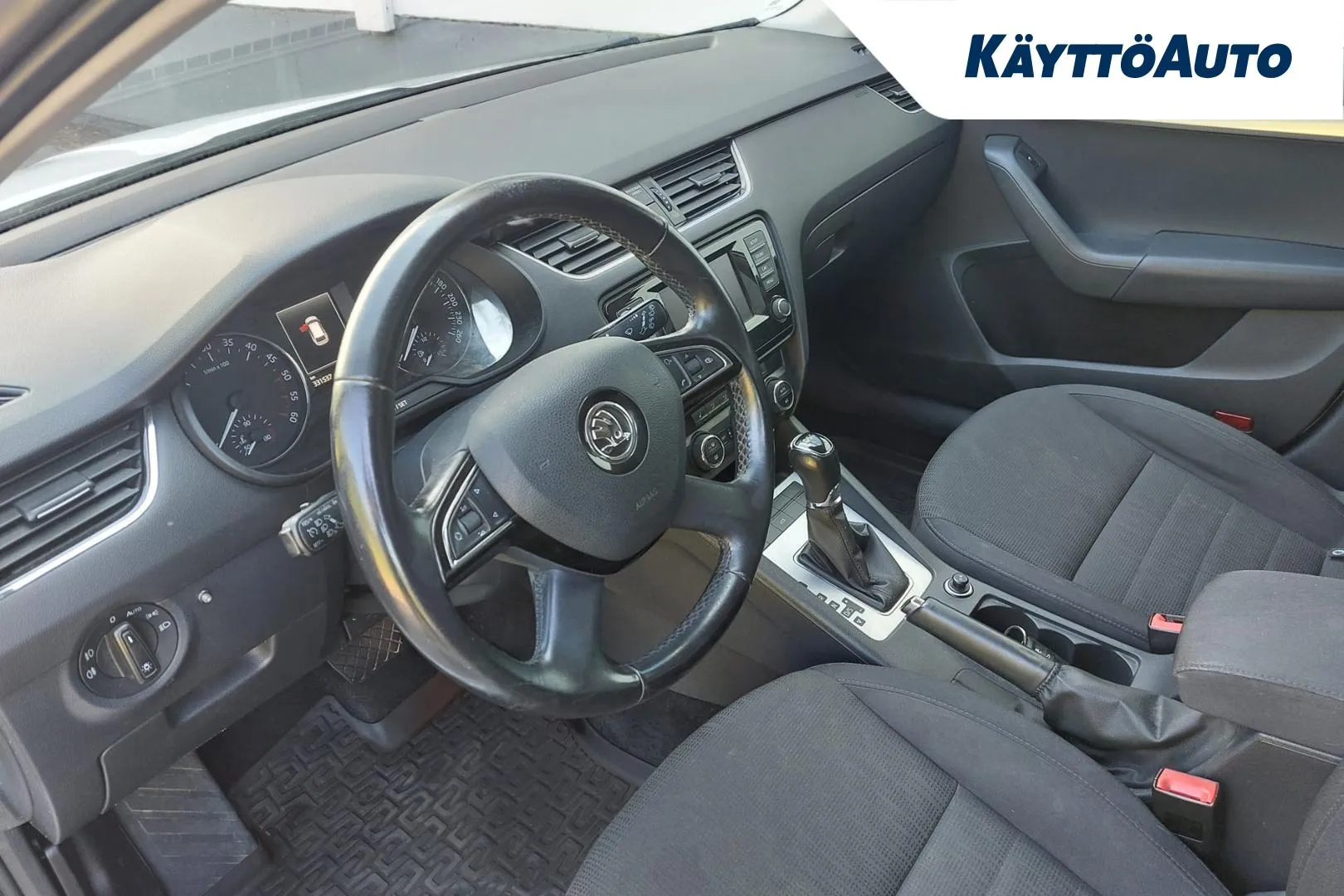 SKODA Octavia MLU-587 carousel image