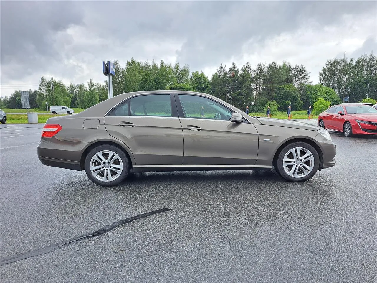 MERCEDES-BENZ E ETR-551 carousel image