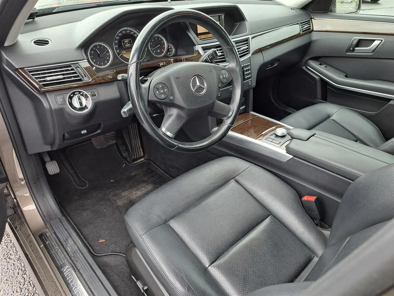 MERCEDES-BENZ E ETR-551 carousel image