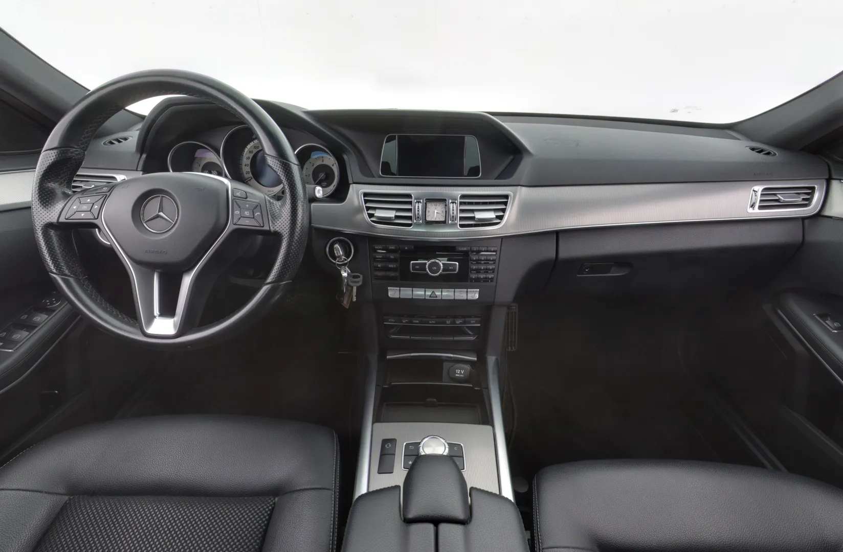 MERCEDES-BENZ E BUH-480 carousel image