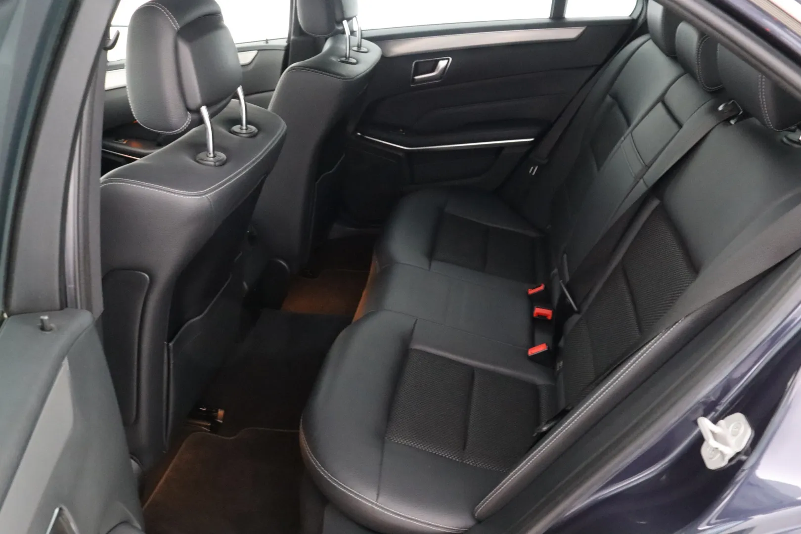 MERCEDES-BENZ E BUH-480 carousel image