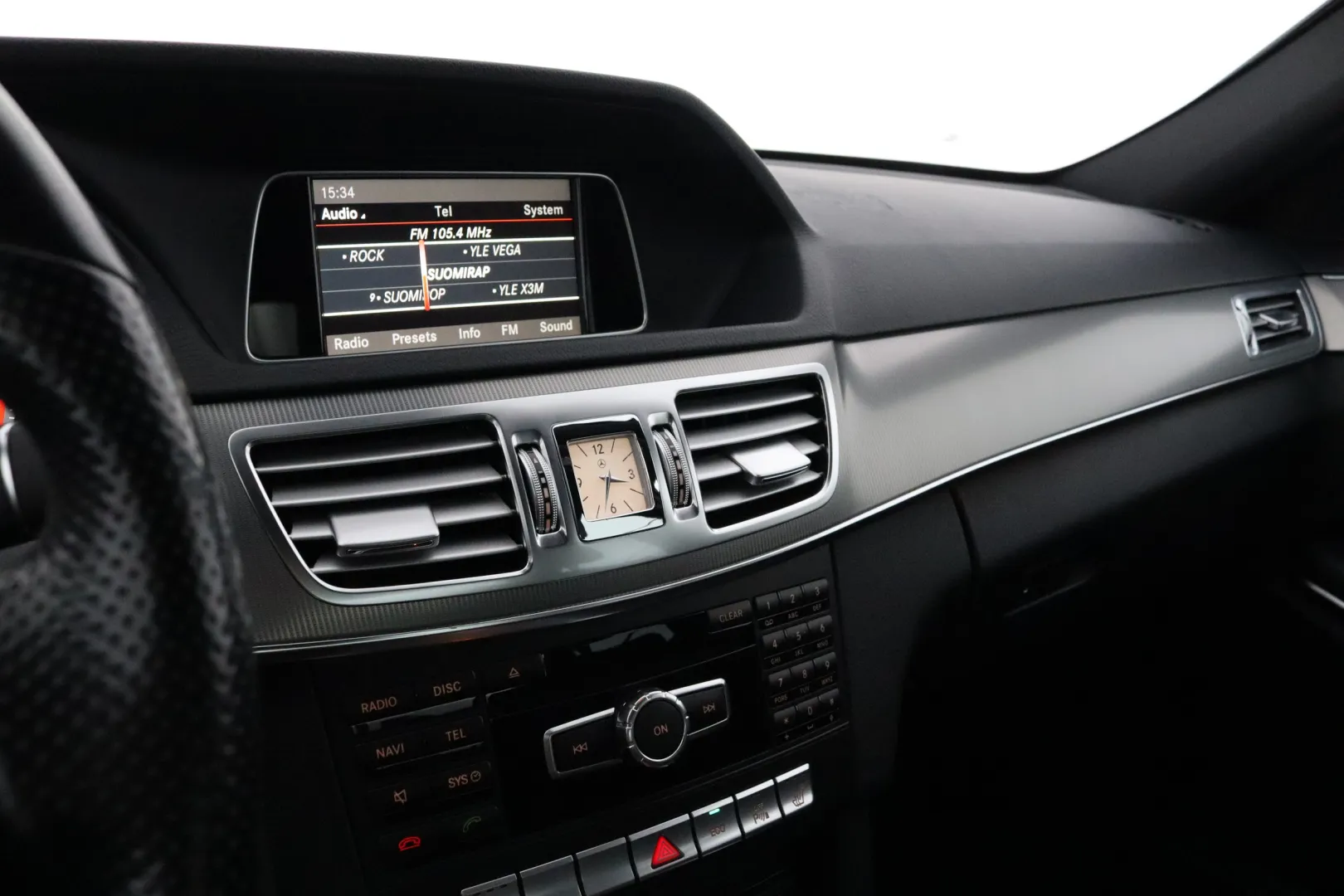 MERCEDES-BENZ E BUH-480 carousel image