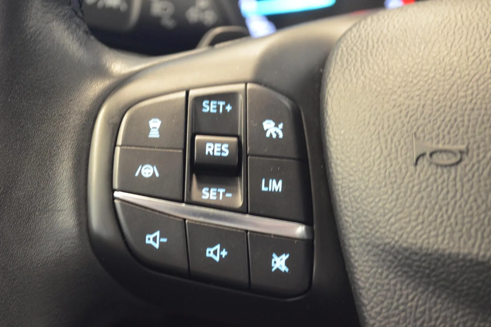 FORD Focus YLH-669 carousel image