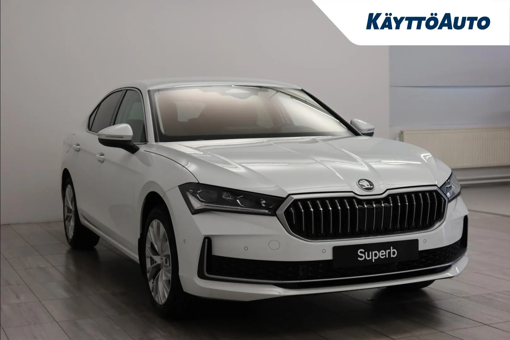 Skoda Superb JNN-228 carousel image