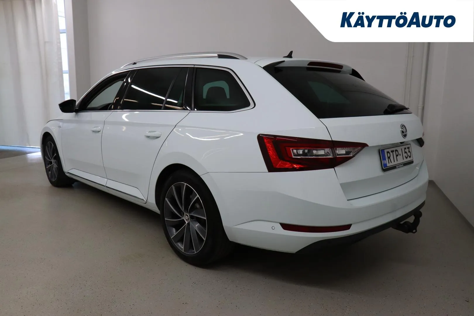 SKODA Superb RTP-153 carousel image