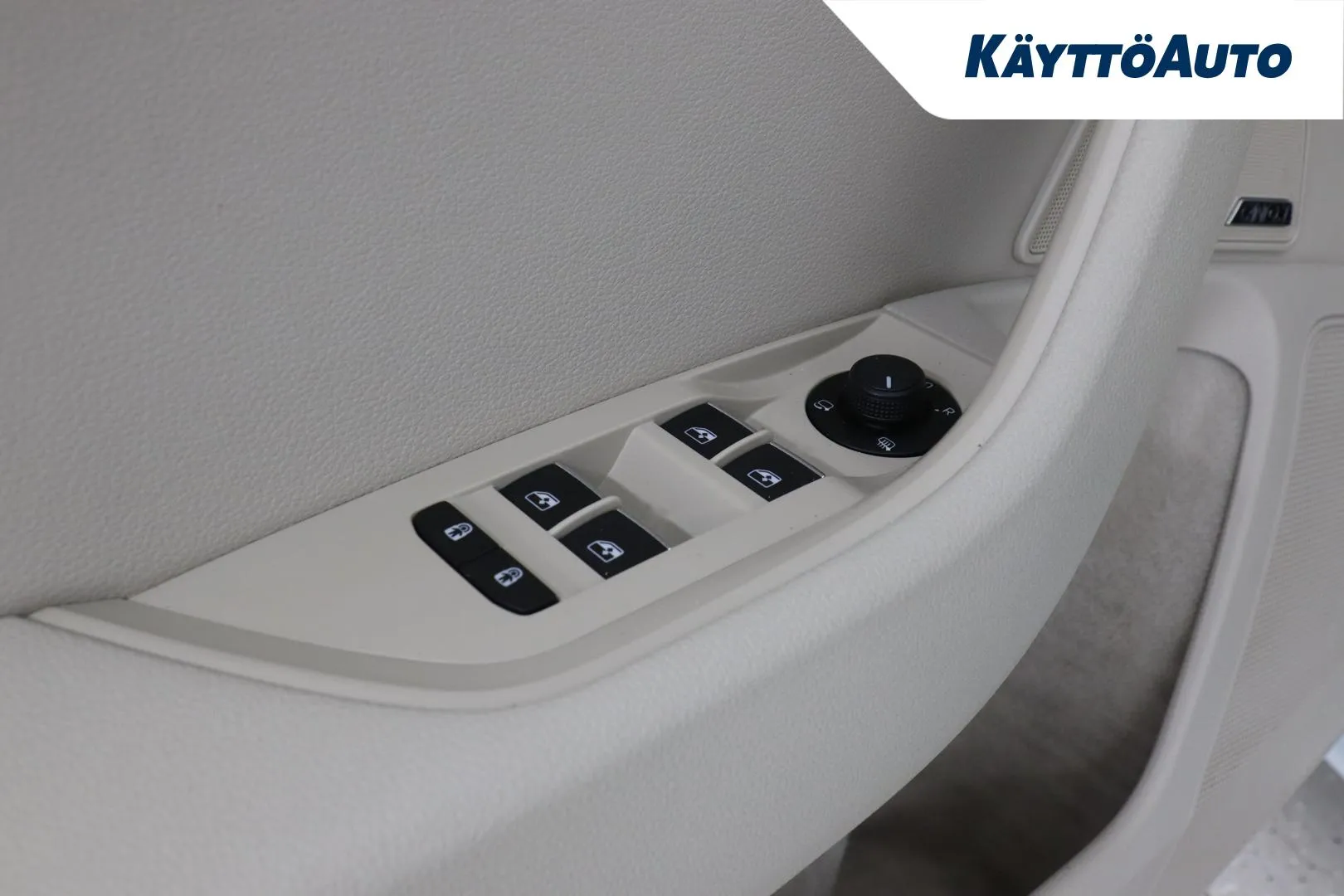 SKODA Superb RTP-153 carousel image
