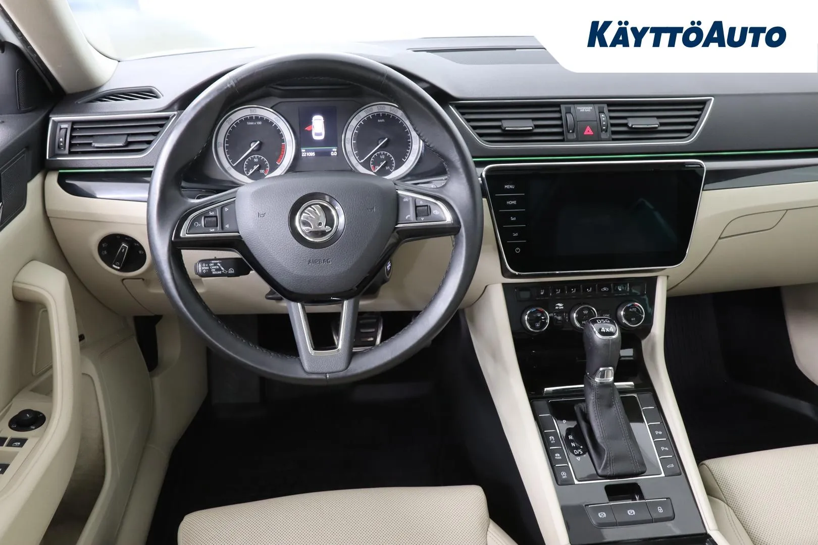 SKODA Superb RTP-153 carousel image