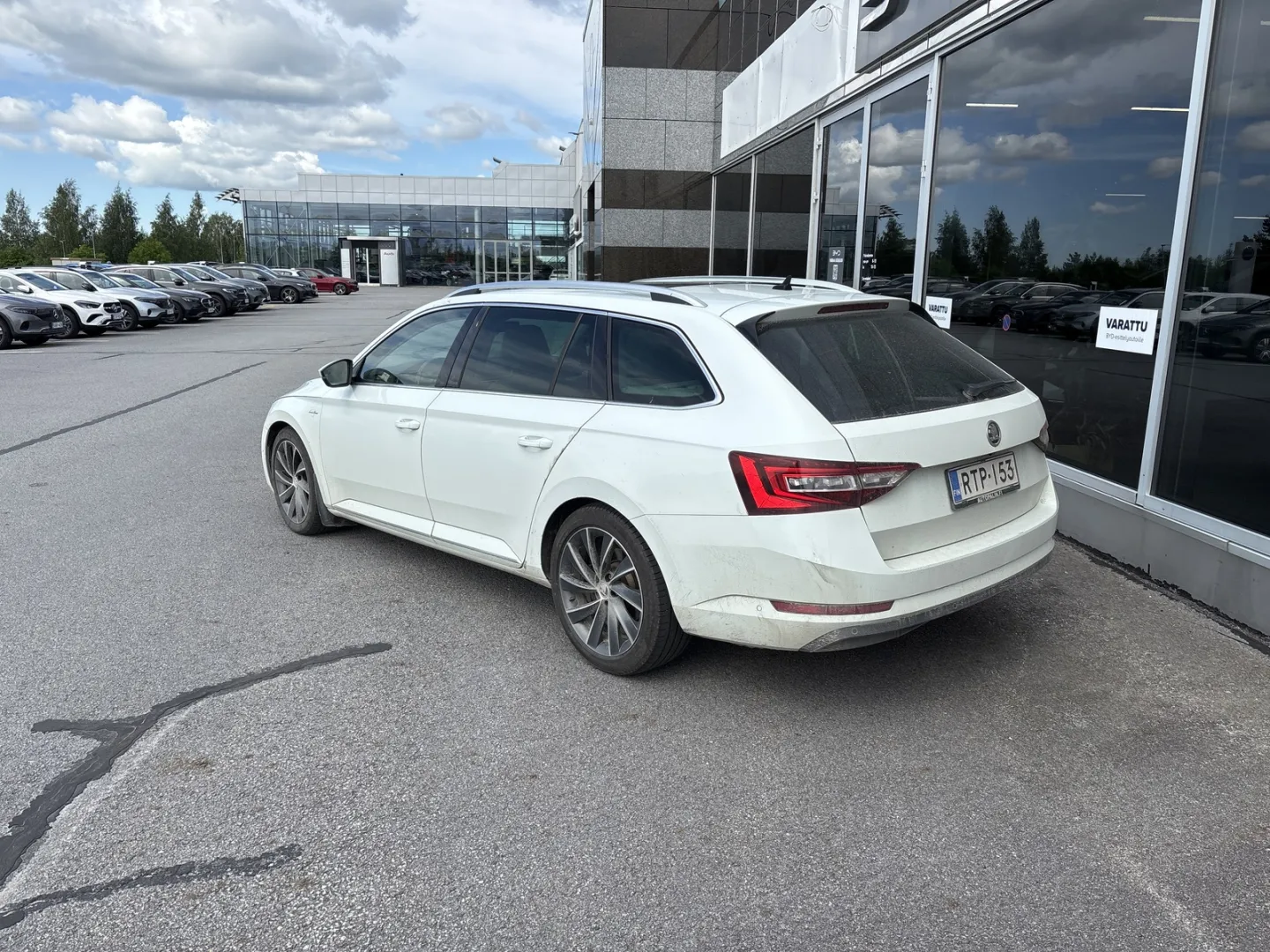 SKODA Superb RTP-153 carousel image