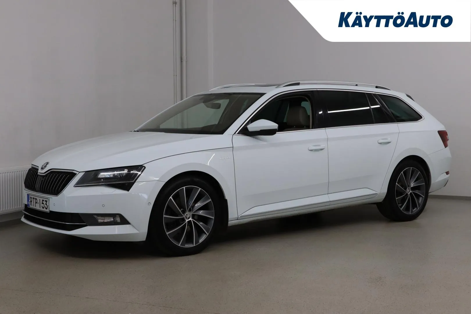 SKODA Superb RTP-153 carousel image