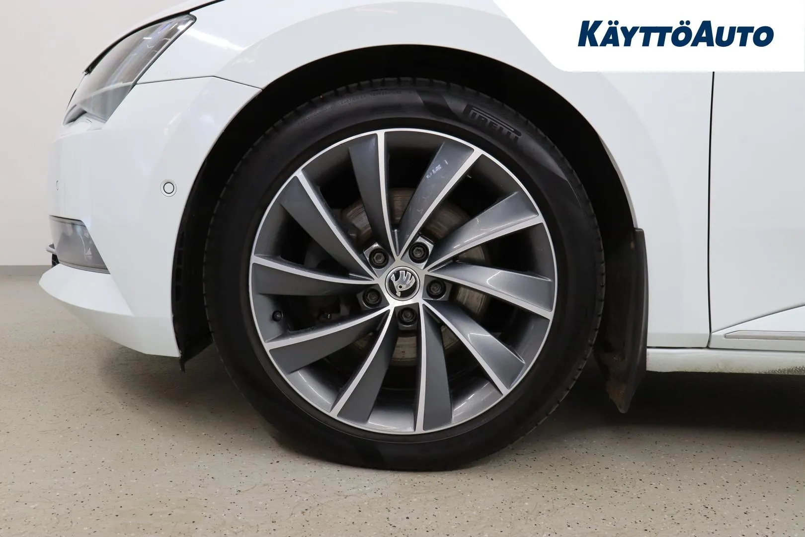 SKODA Superb RTP-153 carousel image