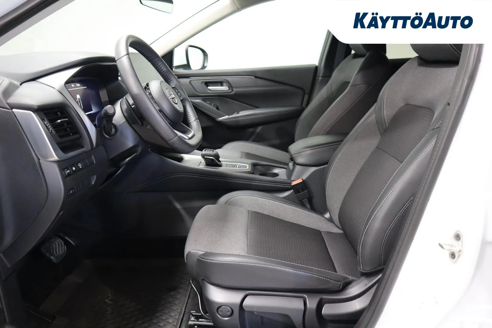 Nissan Qashqai KVV-279 carousel image