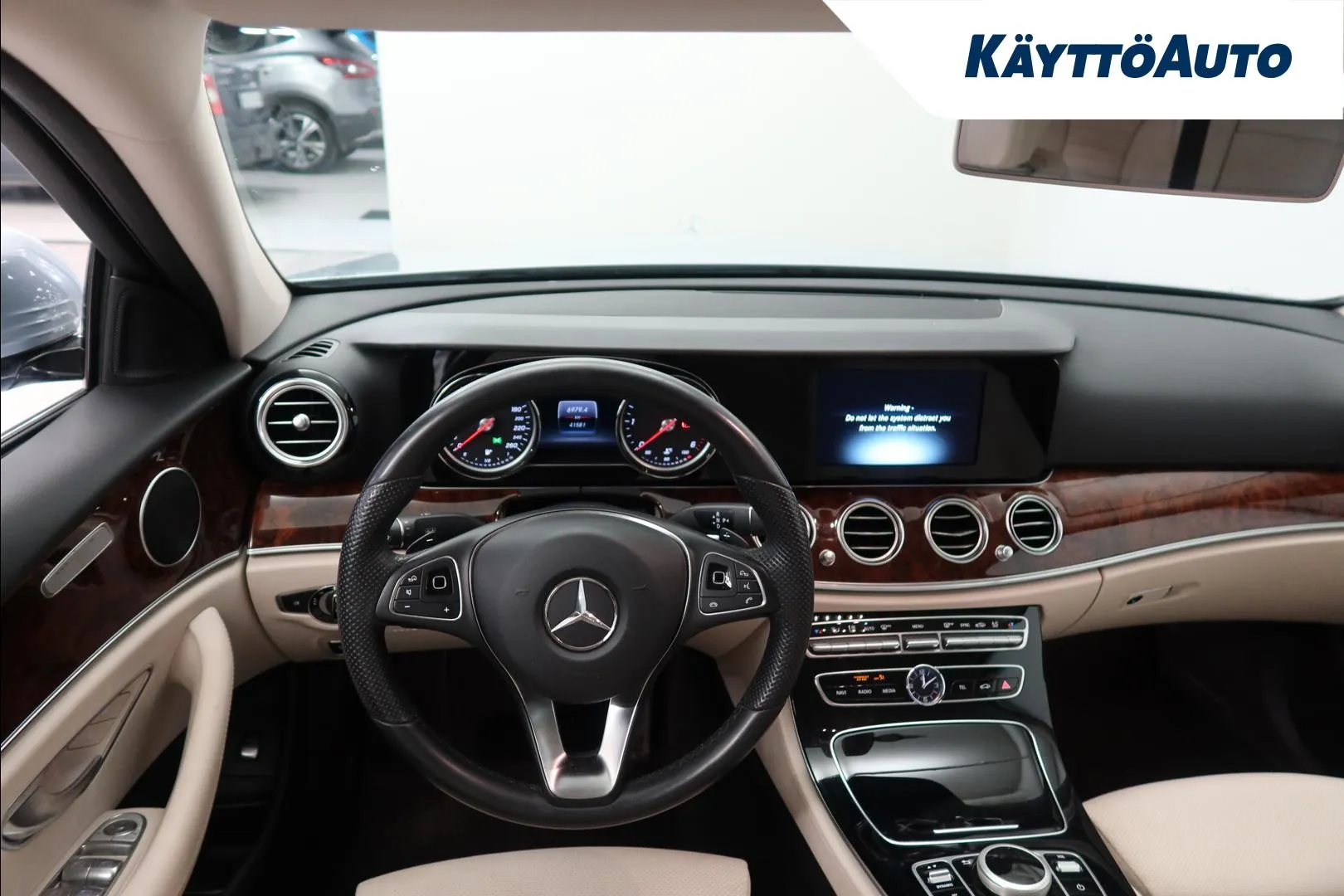 MERCEDES-BENZ E FMR-943 carousel image