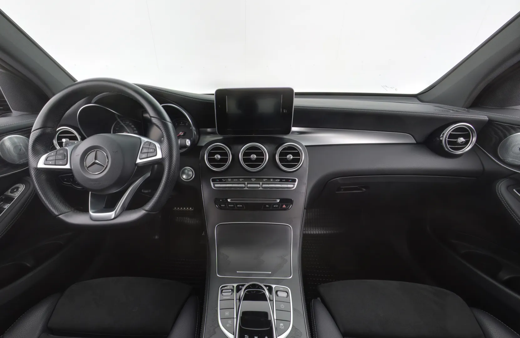 MERCEDES-BENZ GLC JLO-765 carousel image