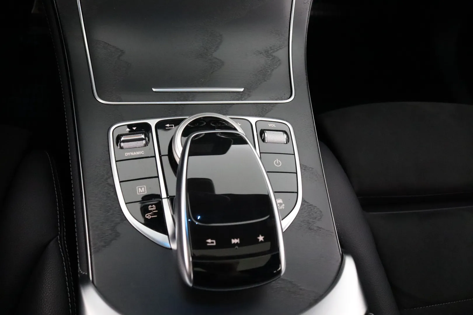 MERCEDES-BENZ GLC JLO-765 carousel image