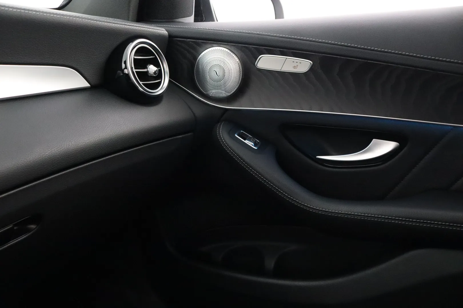 MERCEDES-BENZ GLC JLO-765 carousel image