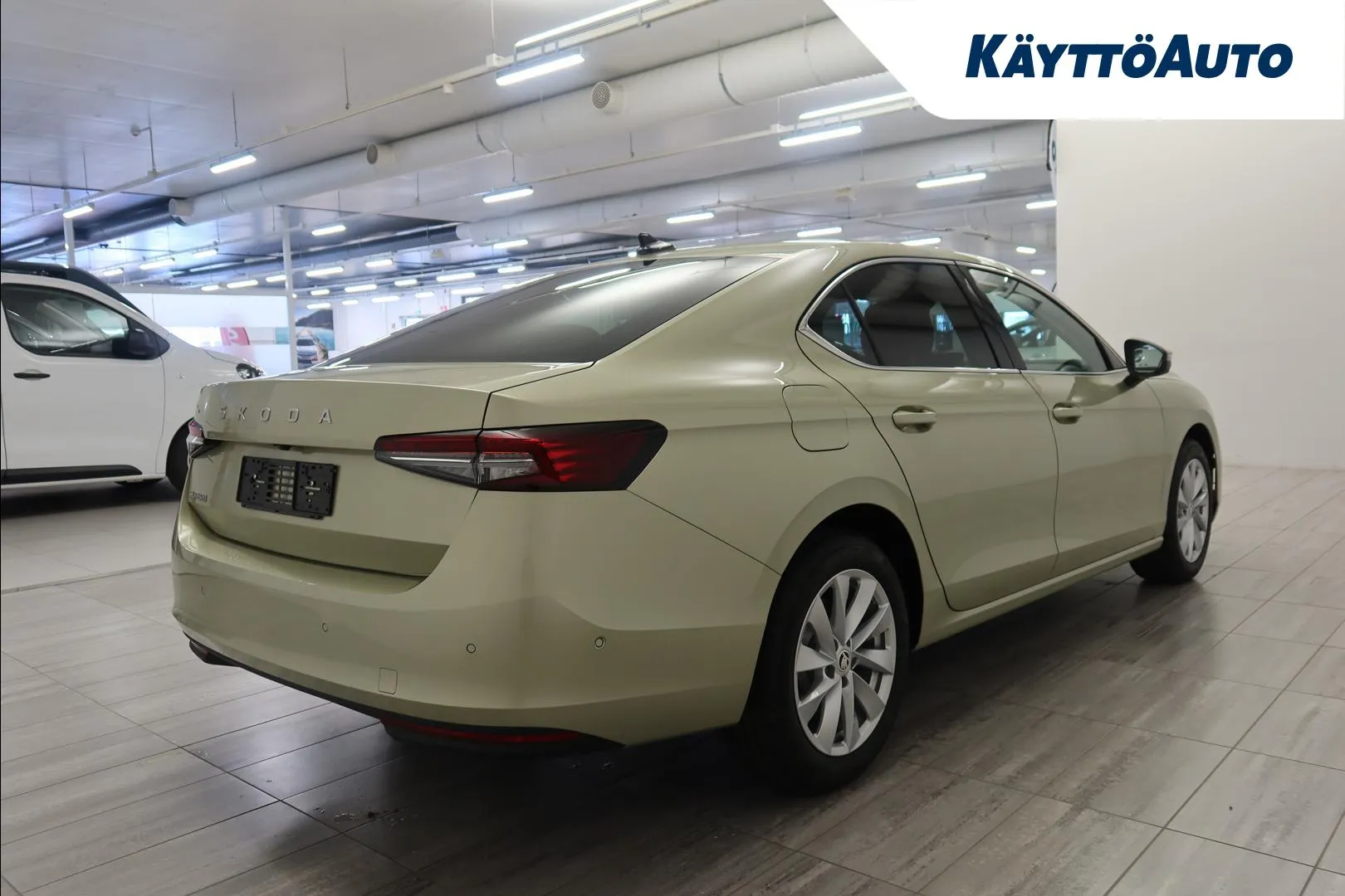 Skoda Superb IRT-901 carousel image