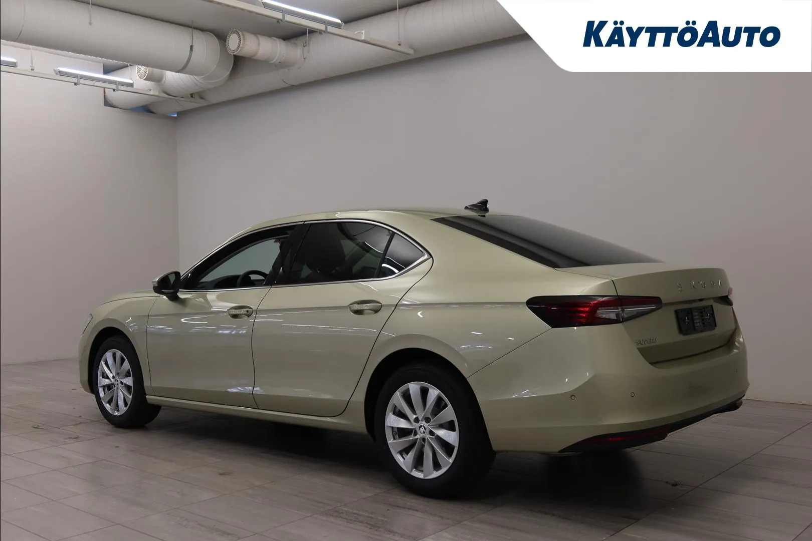 Skoda Superb IRT-901 carousel image