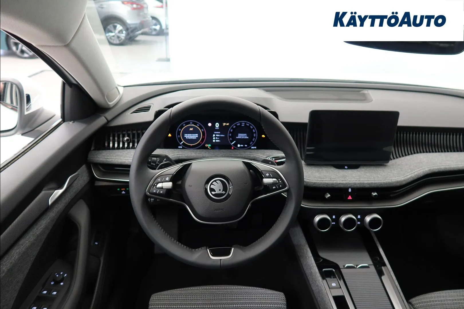 Skoda Superb NNV-520 carousel image