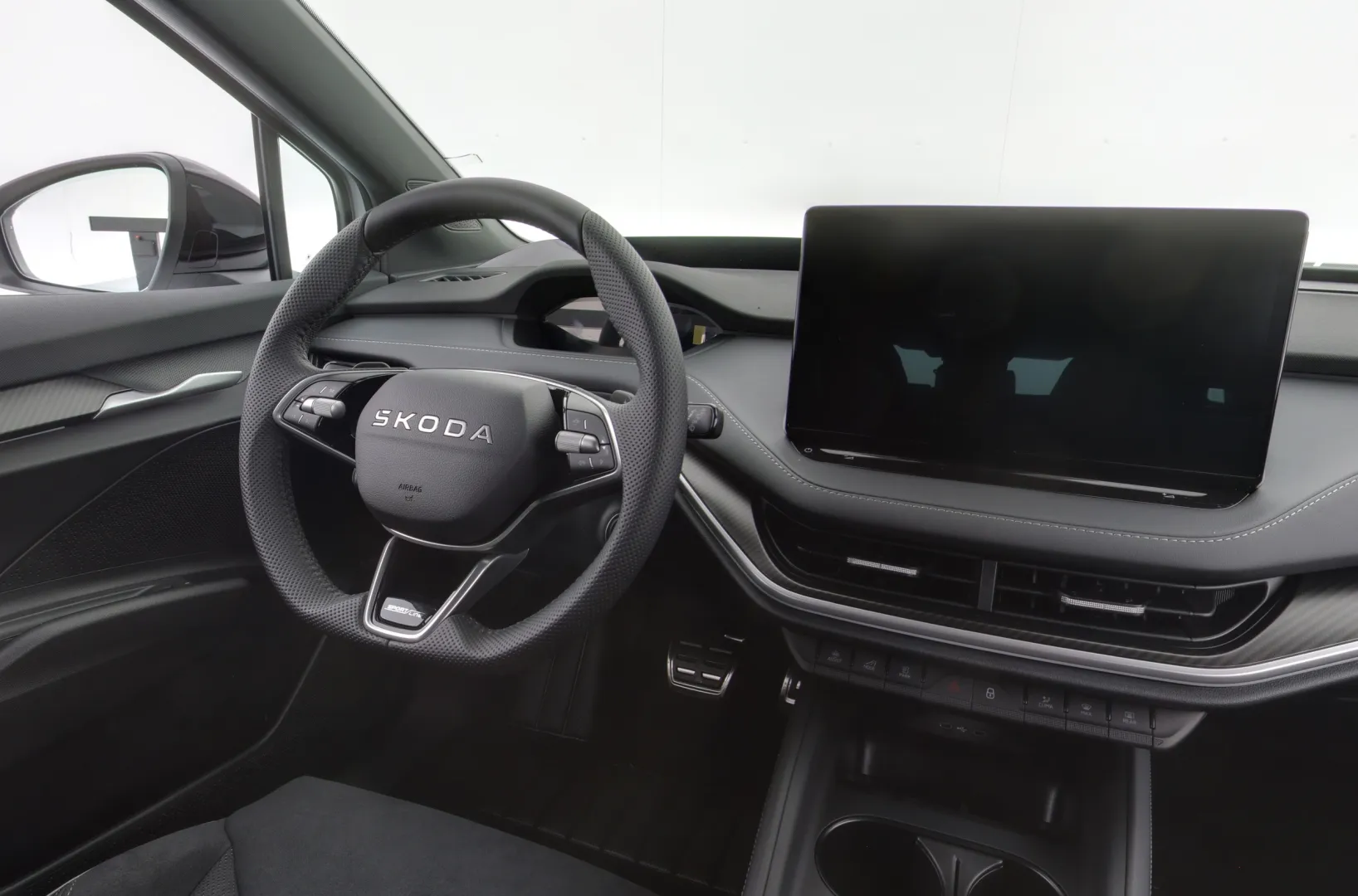 Skoda Enyaq ISL-624 carousel image