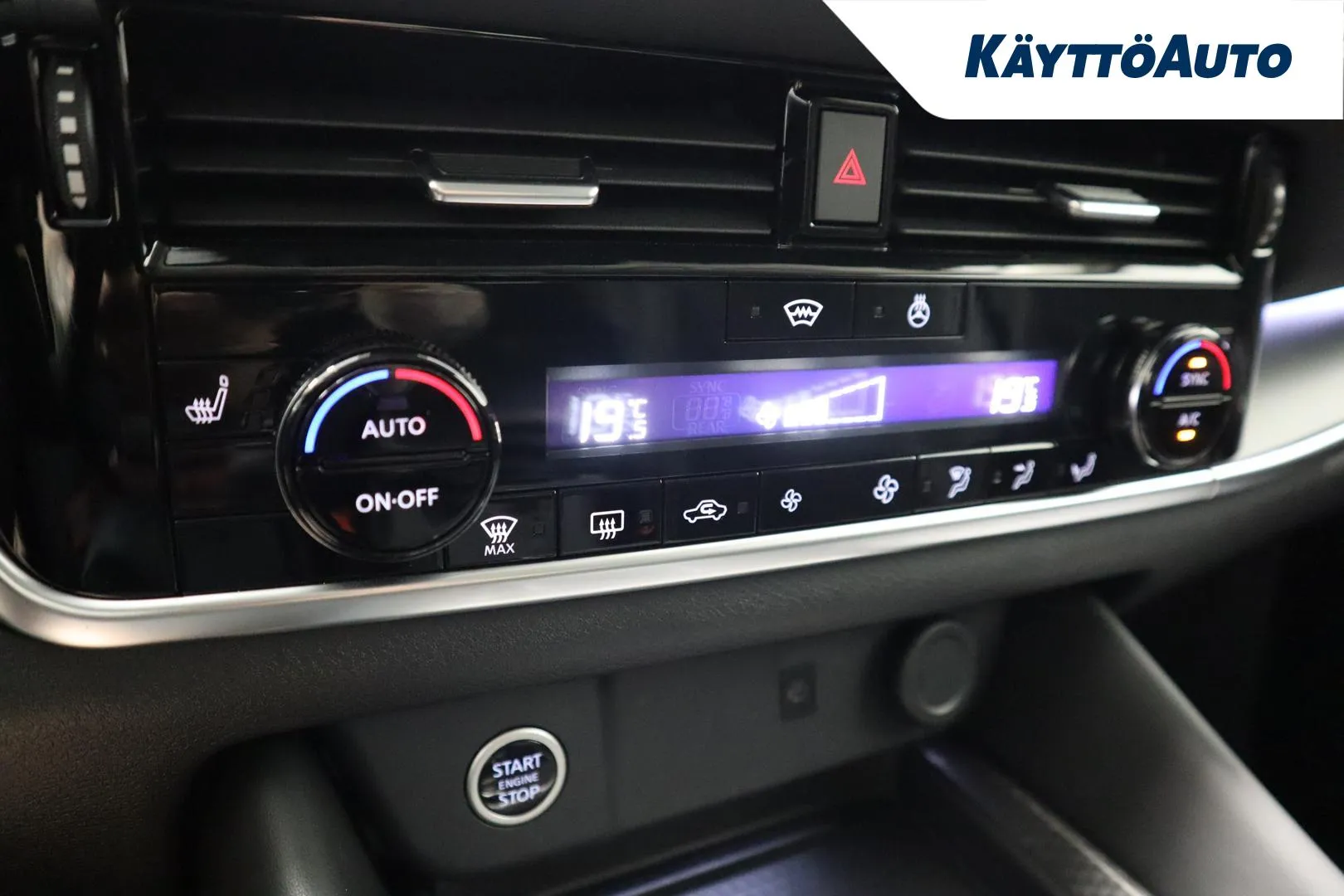 NISSAN Qashqai KVV-359 carousel image