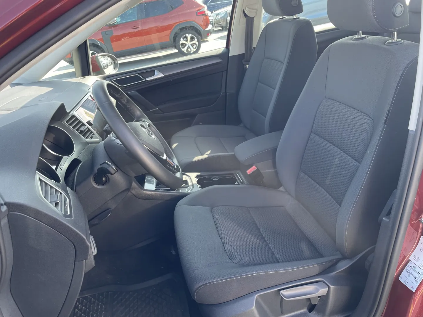 Volkswagen Golf Sportsvan COT-357 carousel image