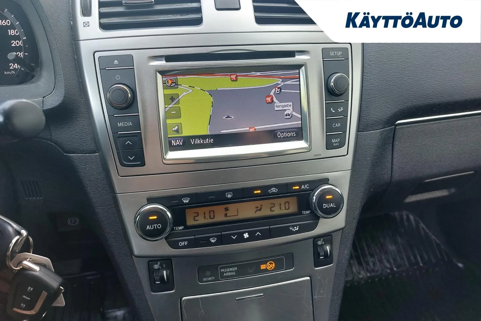 TOYOTA Avensis YIM-860 carousel image