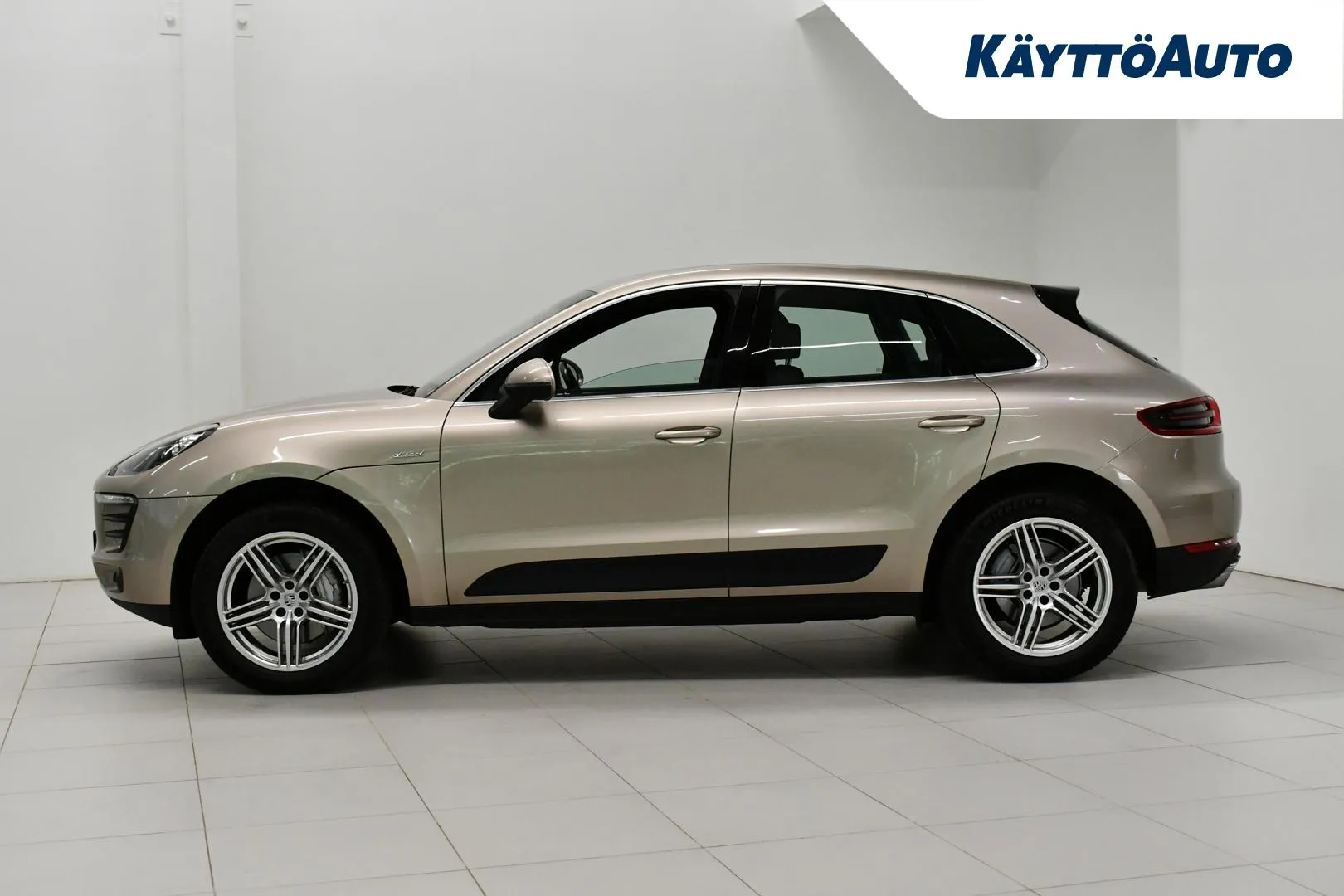 PORSCHE Macan YIO-276 carousel image