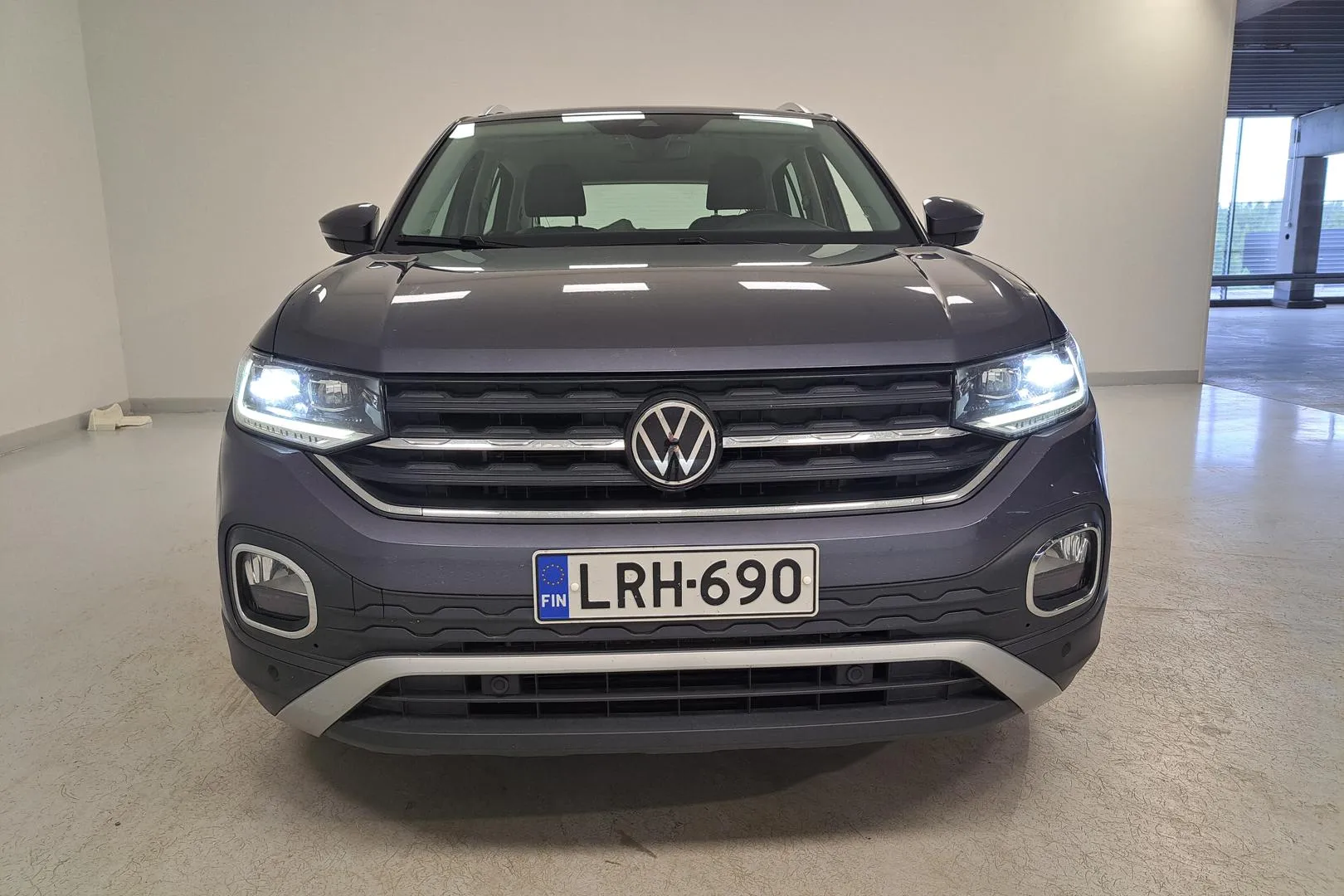VOLKSWAGEN T-Cross LRH-690 carousel image