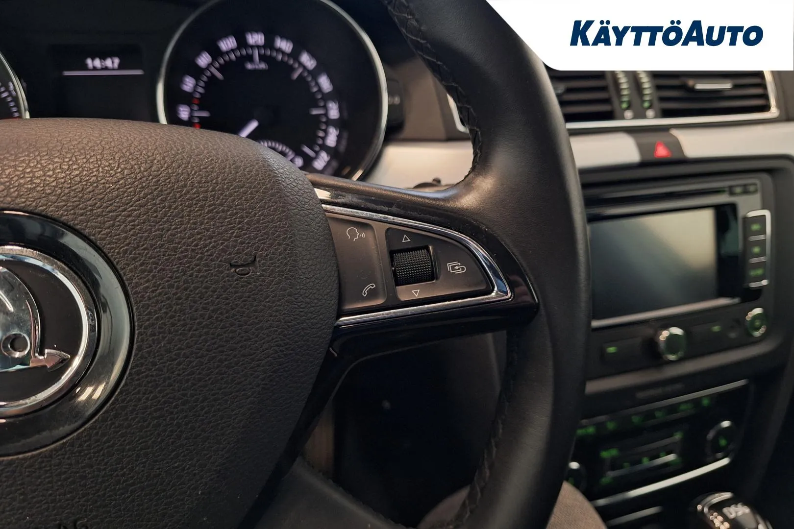 SKODA Superb CTK-163 carousel image