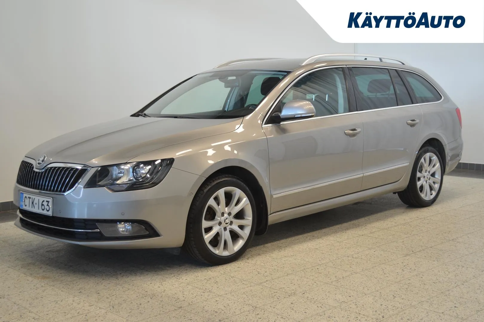 SKODA Superb CTK-163 carousel image