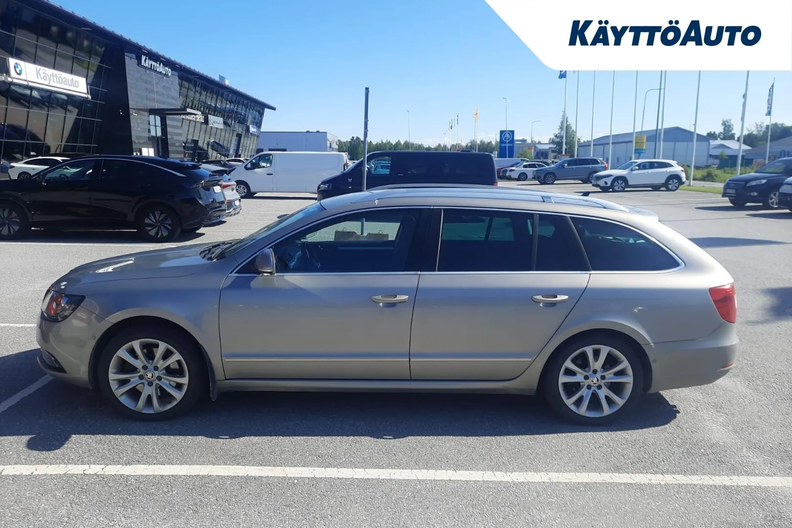 SKODA Superb CTK-163 carousel image