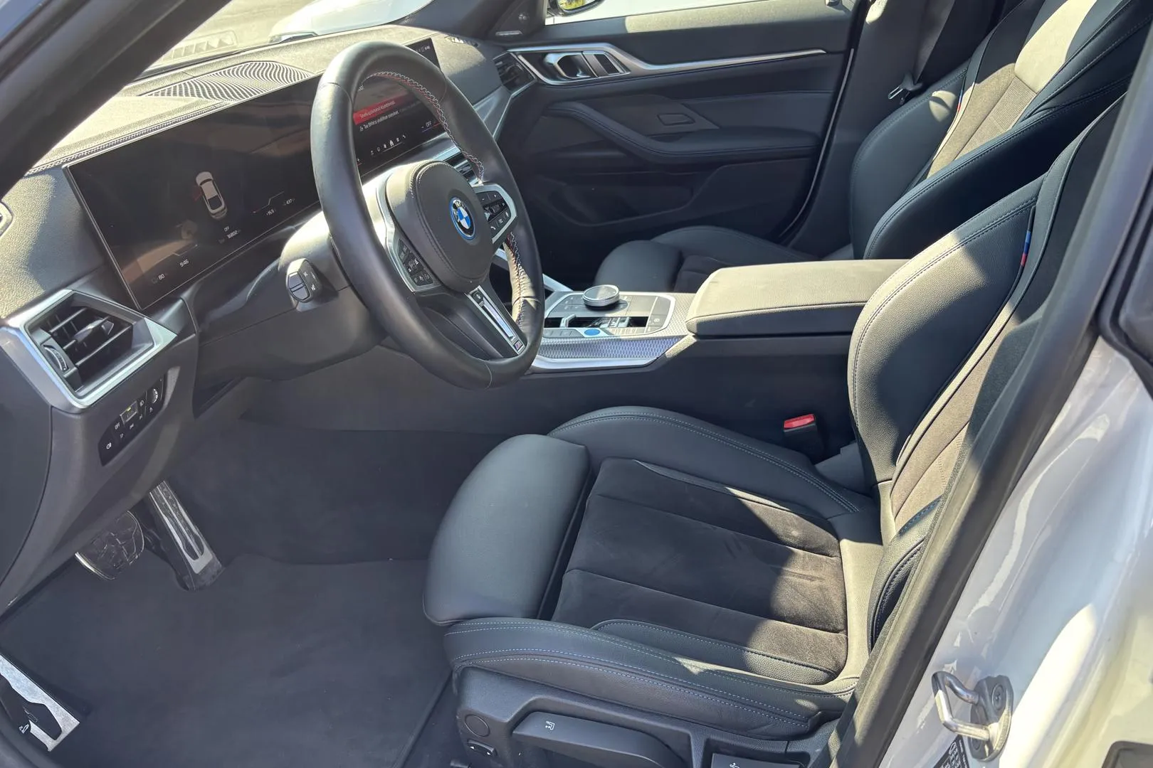 BMW i4 MPL-824 carousel image