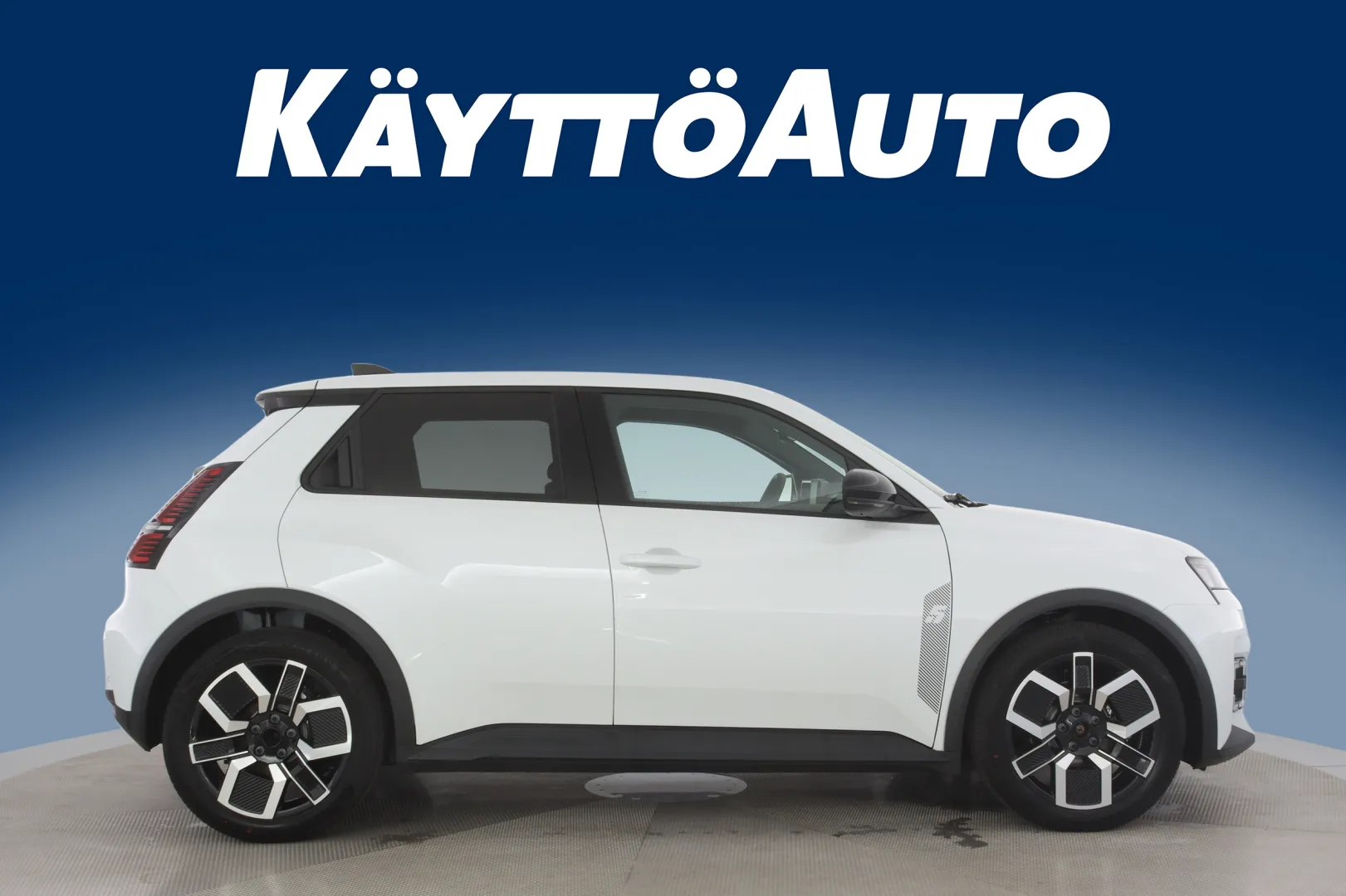 Renault 5 XUZ-216 carousel image