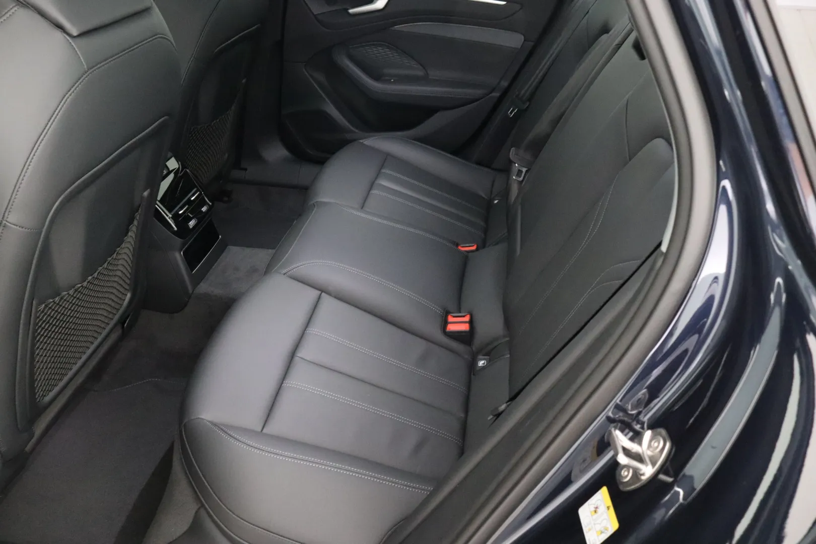 Audi A6 XVZ-513 carousel image