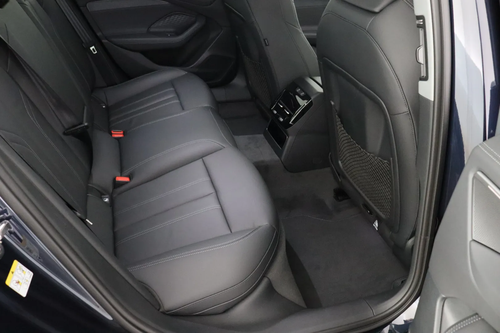 Audi A6 XVZ-513 carousel image