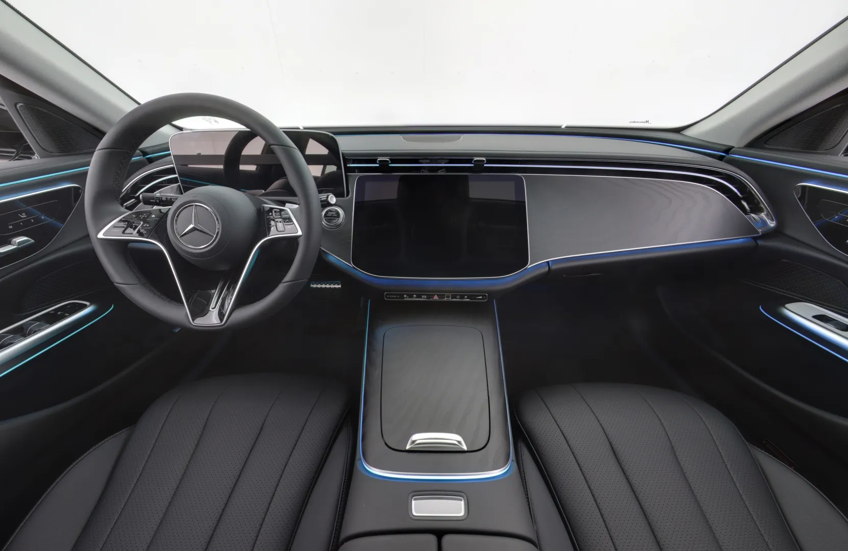 Mercedes-Benz E YYF-492 carousel image
