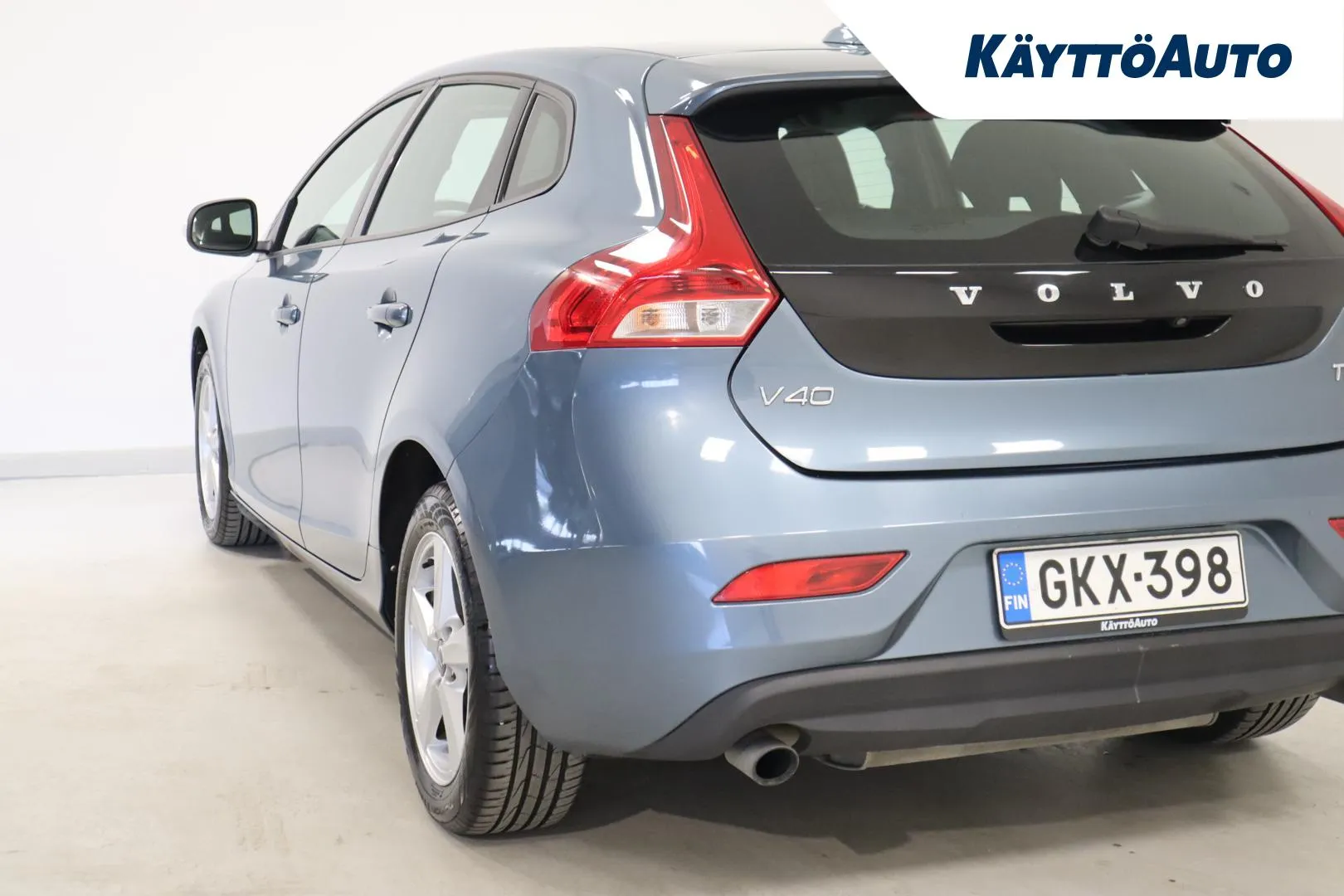 VOLVO V40 GKX-398 carousel image