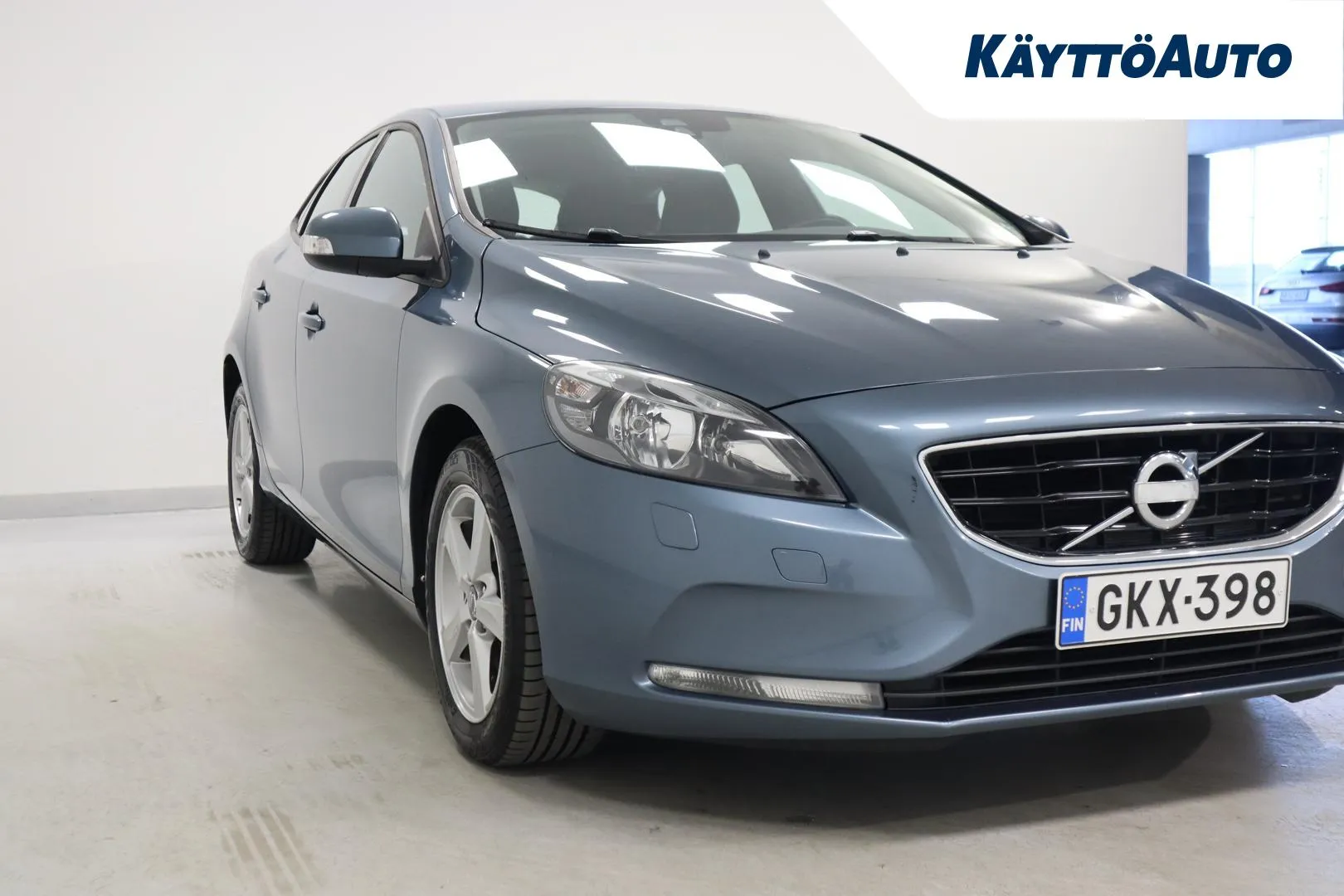 VOLVO V40 GKX-398 carousel image