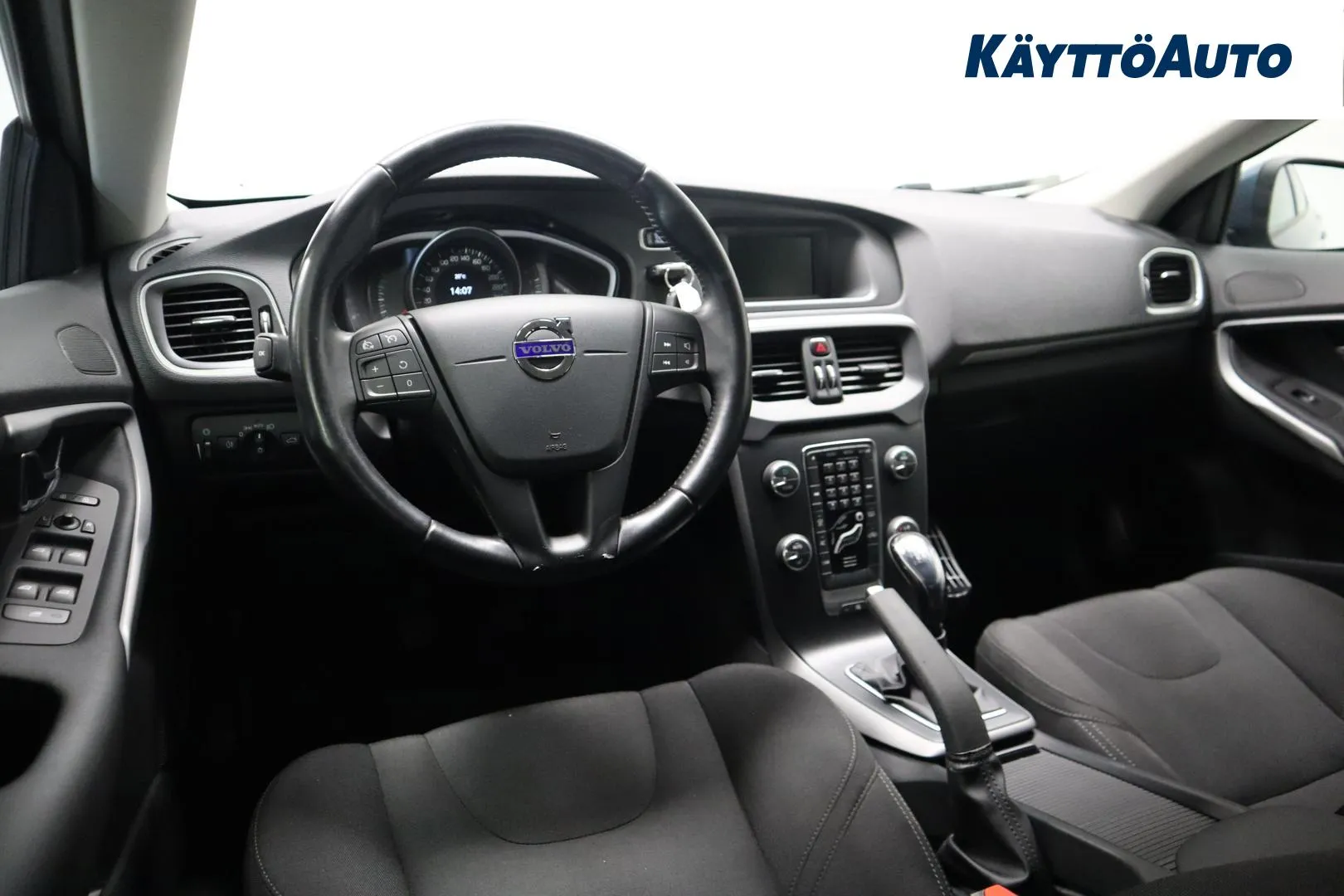 VOLVO V40 GKX-398 carousel image