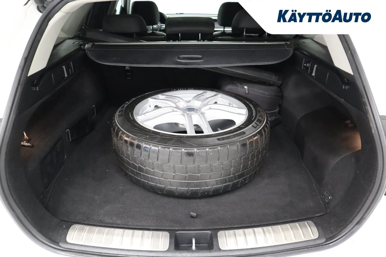 KIA Optima YLY-335 carousel image