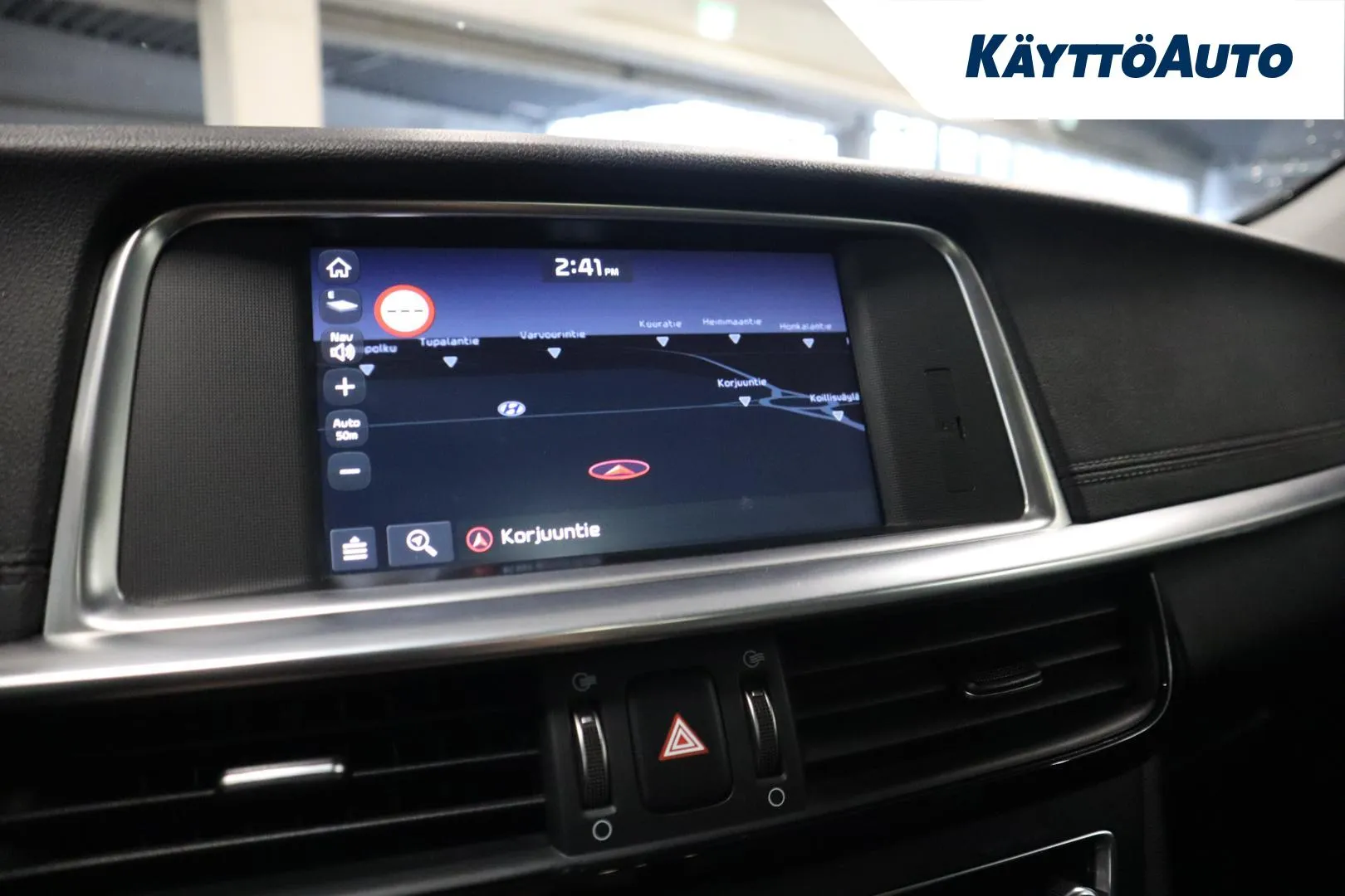 KIA Optima YLY-335 carousel image