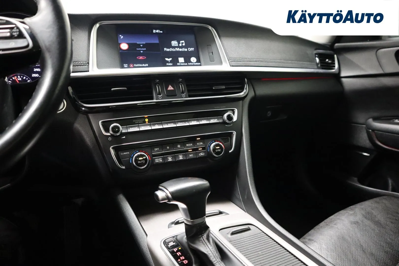 KIA Optima YLY-335 carousel image