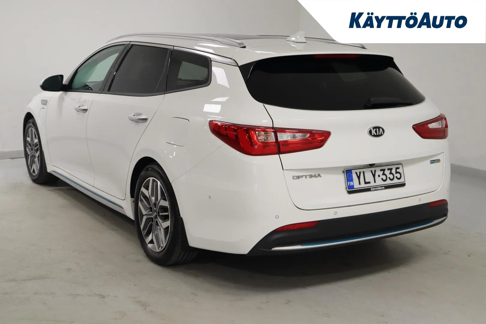 KIA Optima YLY-335 carousel image