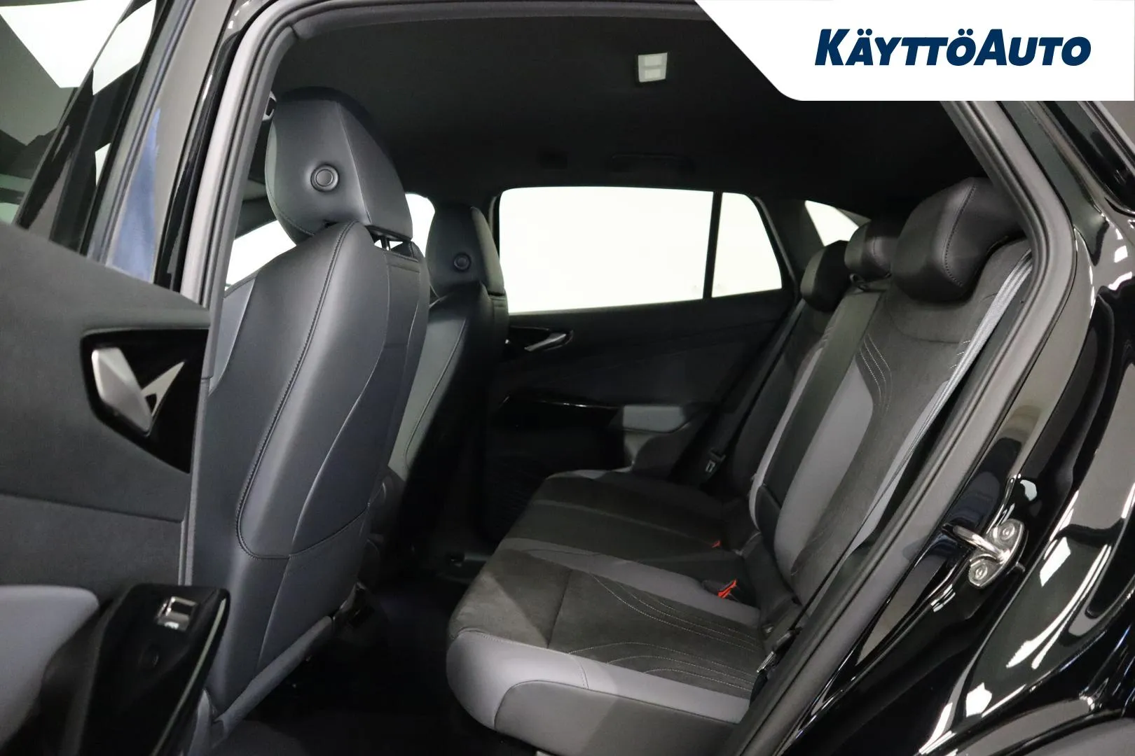 Volkswagen ID.4 XUZ-740 carousel image