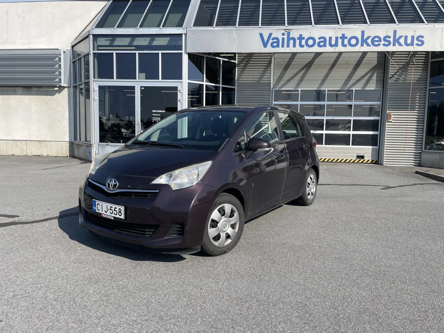 Toyota Verso-S CIJ-558 carousel image