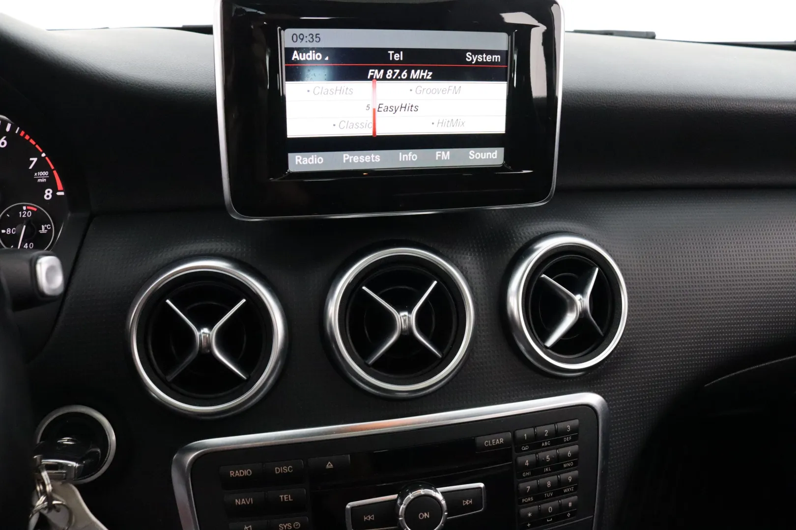 MERCEDES-BENZ A SNK-736 carousel image