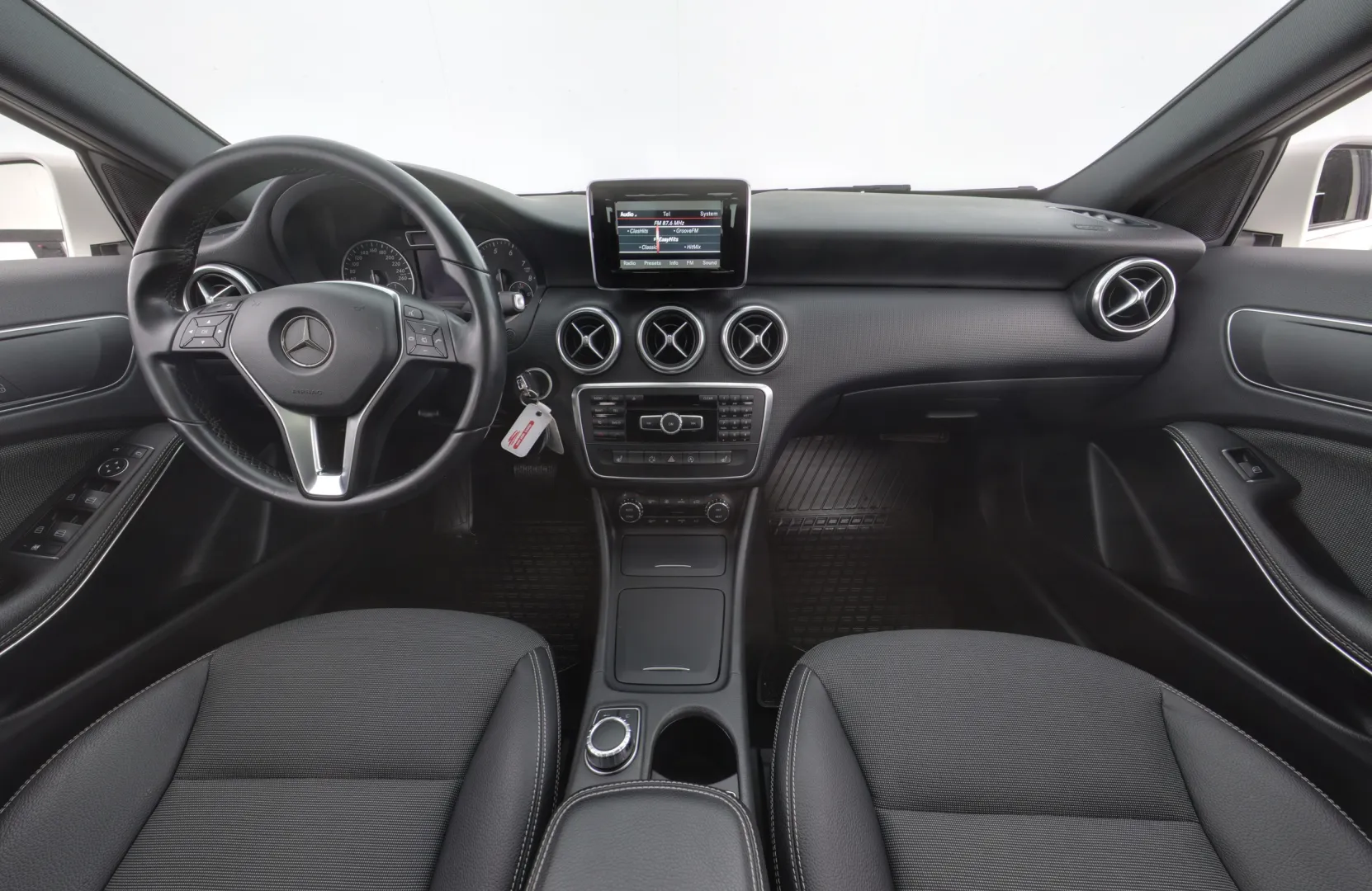 MERCEDES-BENZ A SNK-736 carousel image