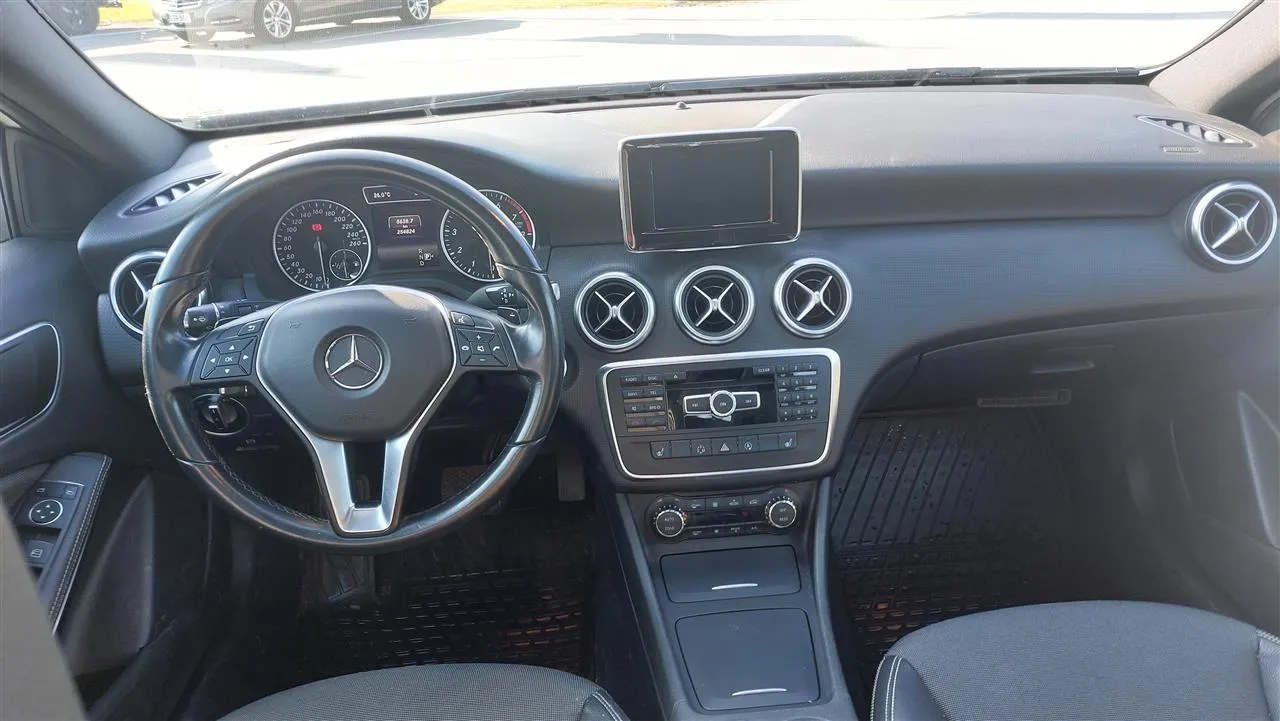 MERCEDES-BENZ A SNK-736 carousel image