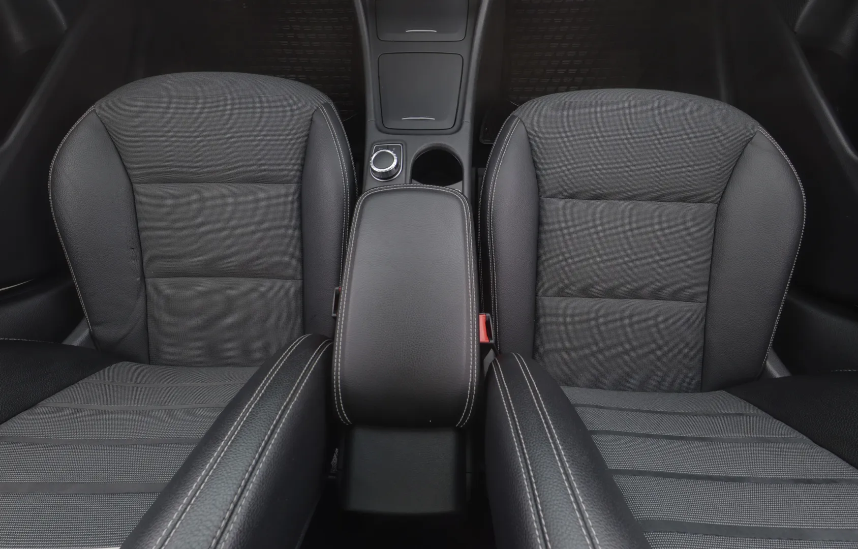 MERCEDES-BENZ A SNK-736 carousel image